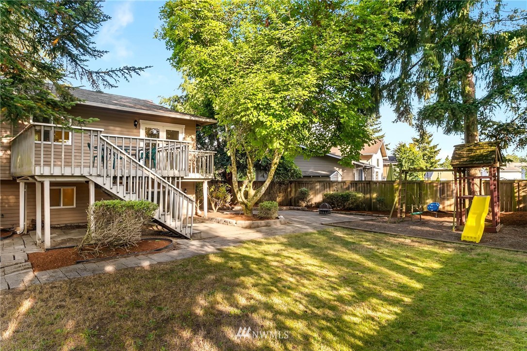 4315 Northeast 22nd Court Renton, WA 98059 - Photo 21 of 24