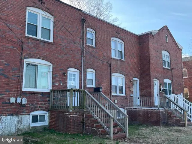 $1,095 | 7243 Holabird Avenue, Dundalk, MD 21222