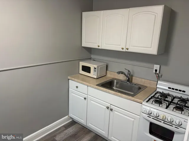 $1,095 | 7243 Holabird Avenue, Dundalk, MD 21222