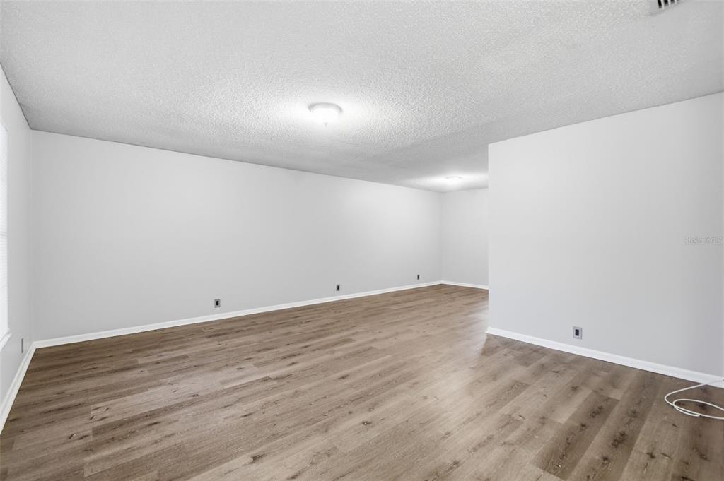1534 Lagoon Road Lakeland, FL 33803 - Photo 6 of 40