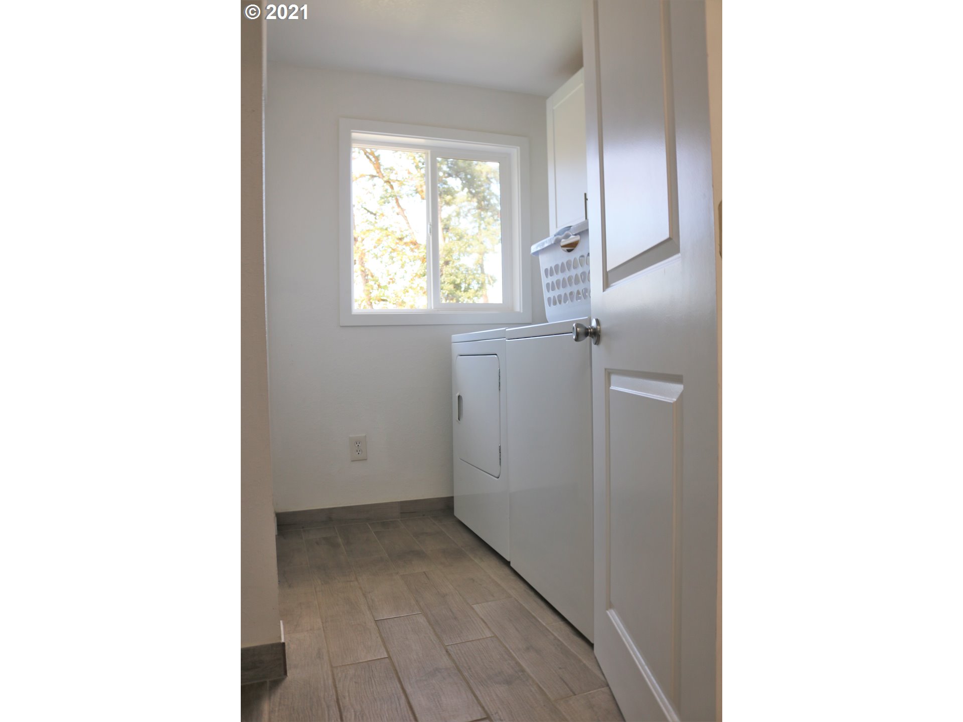 366 South 79th Street Springfield, OR 97478 - Photo 11 of 32 Gallery Image 11