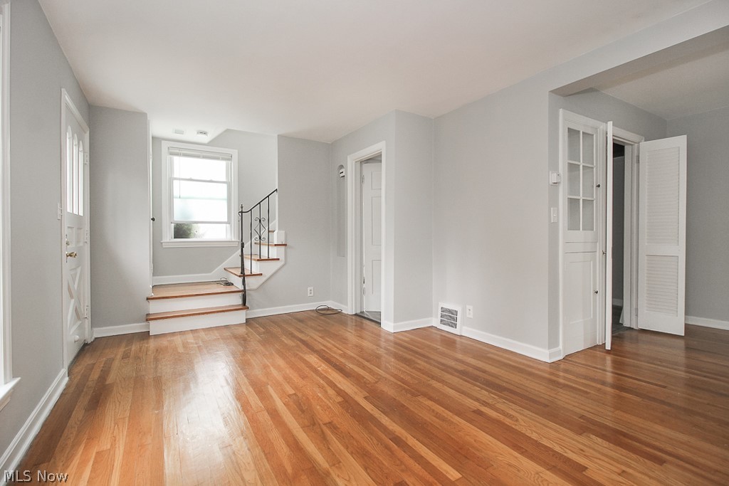 5164 Mayview Road Cleveland, OH 44124 - Photo 4 of 23