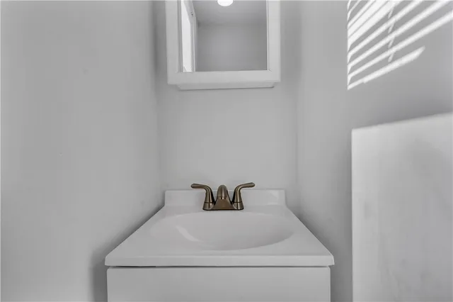 $1,800 | 78 Old Oak Avenue, Unit 2, Cranston, RI 02920