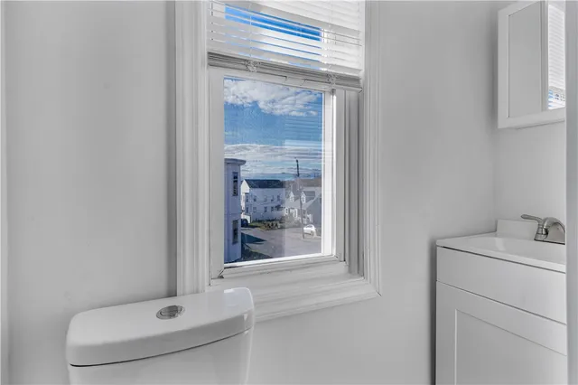 $1,800 | 78 Old Oak Avenue, Unit 2, Cranston, RI 02920