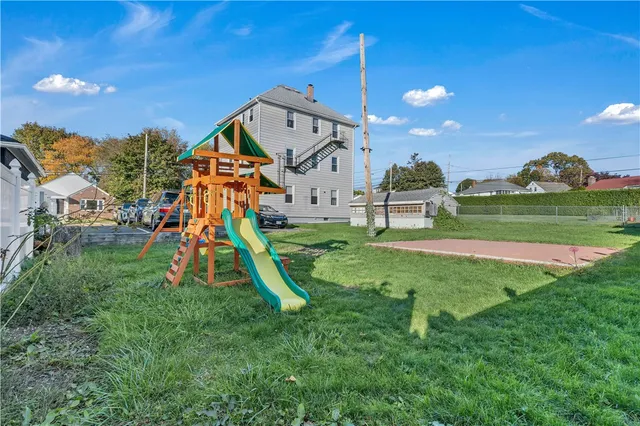 $1,800 | 78 Old Oak Avenue, Unit 2, Cranston, RI 02920