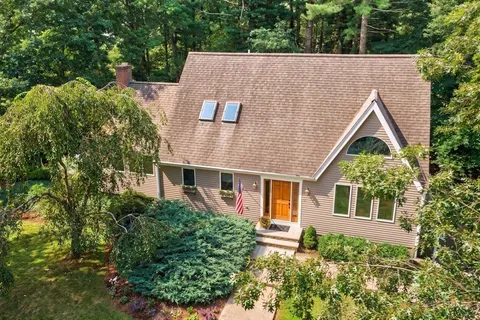 $945,000 | 5 Acorn Lane, Mattapoisett, MA 02739