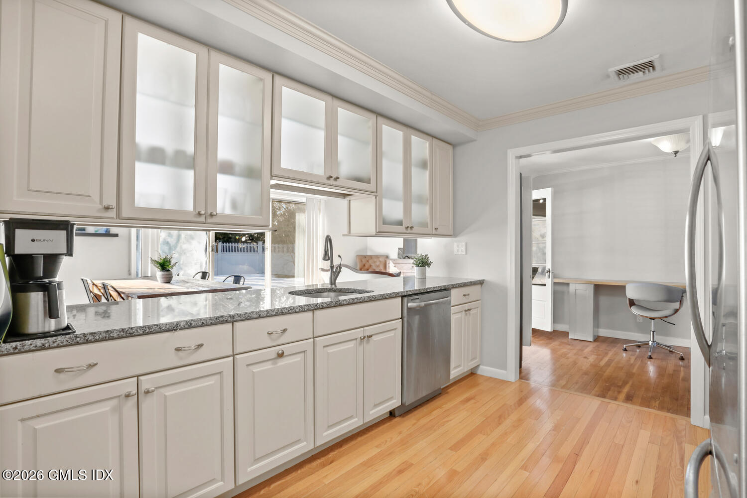 10 Miltiades Avenue Riverside, CT 06878 - Photo 4 of 17 10 Miltiades Ave Riverside CT-large-005-