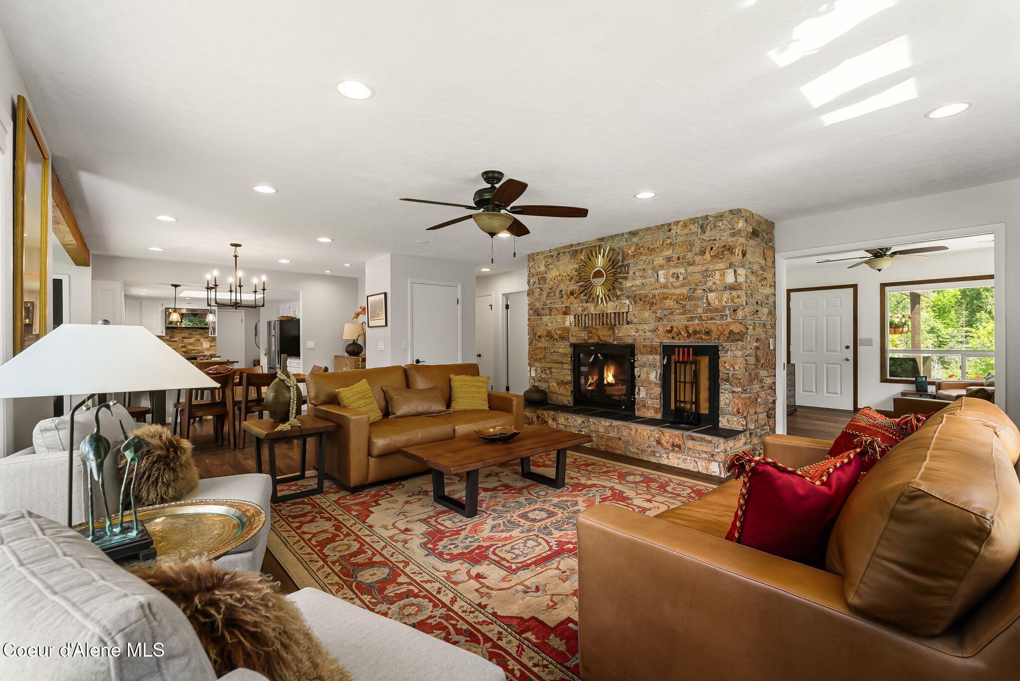 74 Eureka Road Sagle, ID 83860 - Photo 11 of 102 Living Room
