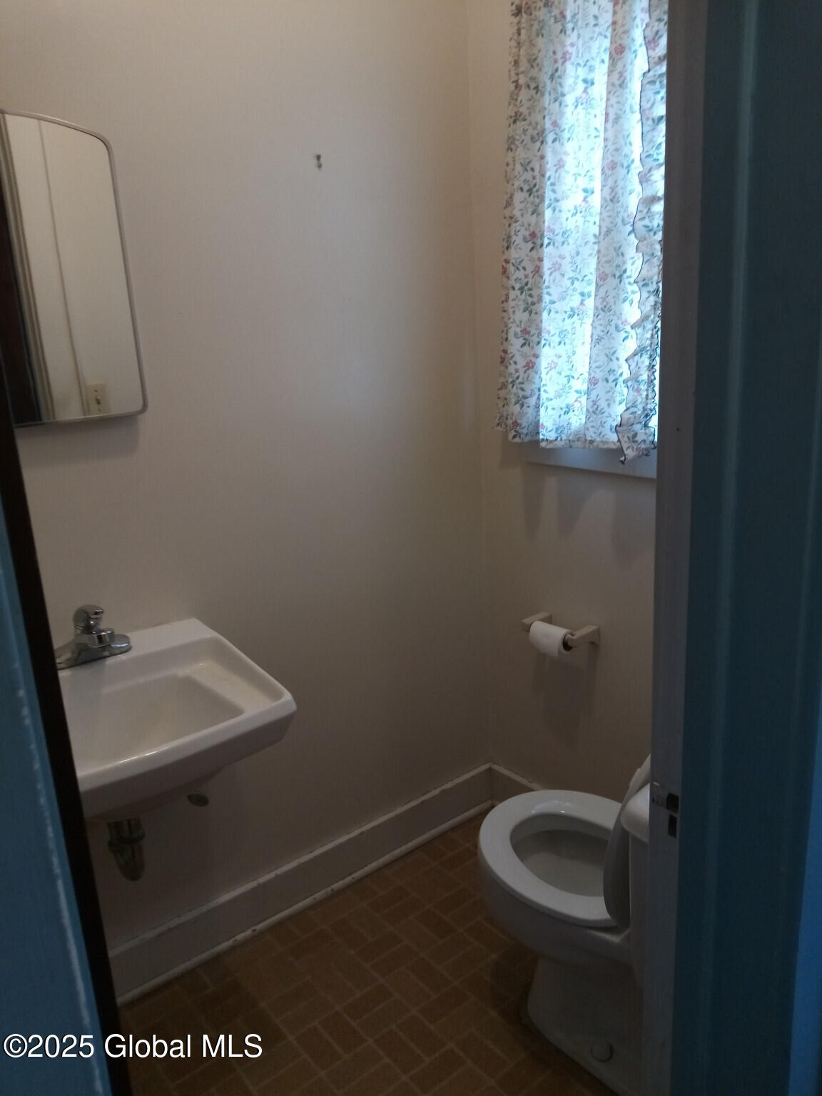 375 Wellington Road Bethlehem, NY 12054 - Photo 11 of 25 11) 56658-680fac534bf8e