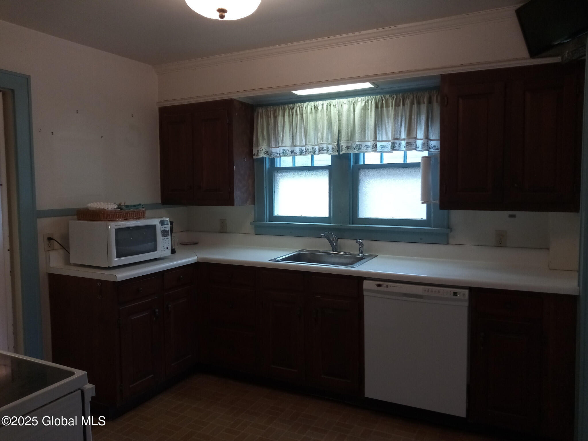 375 Wellington Road Bethlehem, NY 12054 - Photo 17 of 25 17) 56658-680fac92bc22d