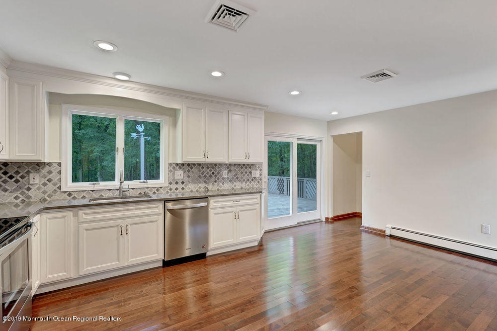 724 Fort Plains Road Howell, NJ 07731 - Photo 14 of 37 028_dsc01506