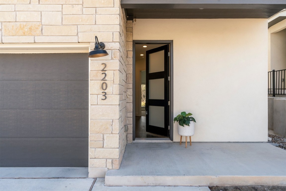 2050 Lohmans Spur Road, Unit 2203 Lakeway, TX 78734 - Photo 8 of 34 Welcome to your new home at 2050 Lohmans Spur Rd #2203