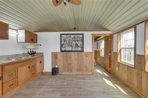 $1,472,777 | 4403 Farm To Market 205, Bluff Dale, TX 76433
