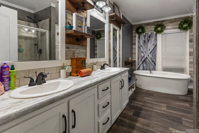 $468,000 | 14453 Farm To Market Road 472, Bigfoot, TX 78005