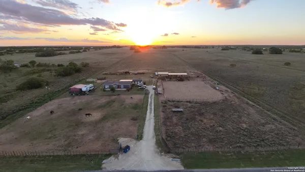 $468,000 | 14453 Farm To Market Road 472, Bigfoot, TX 78005