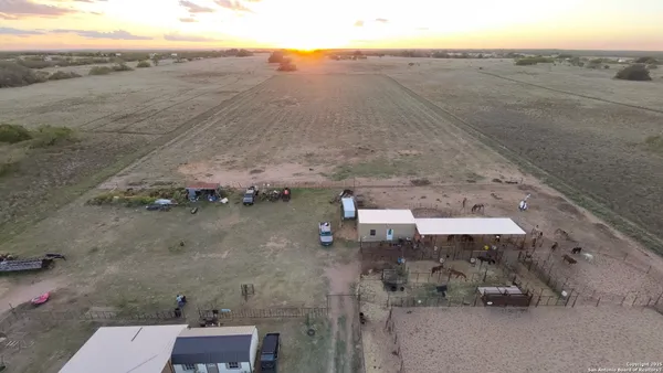 $468,000 | 14453 Farm To Market Road 472, Bigfoot, TX 78005