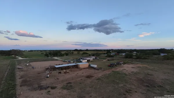 $468,000 | 14453 Farm To Market Road 472, Bigfoot, TX 78005