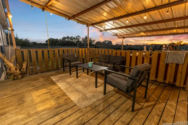 $468,000 | 14453 Farm To Market Road 472, Bigfoot, TX 78005