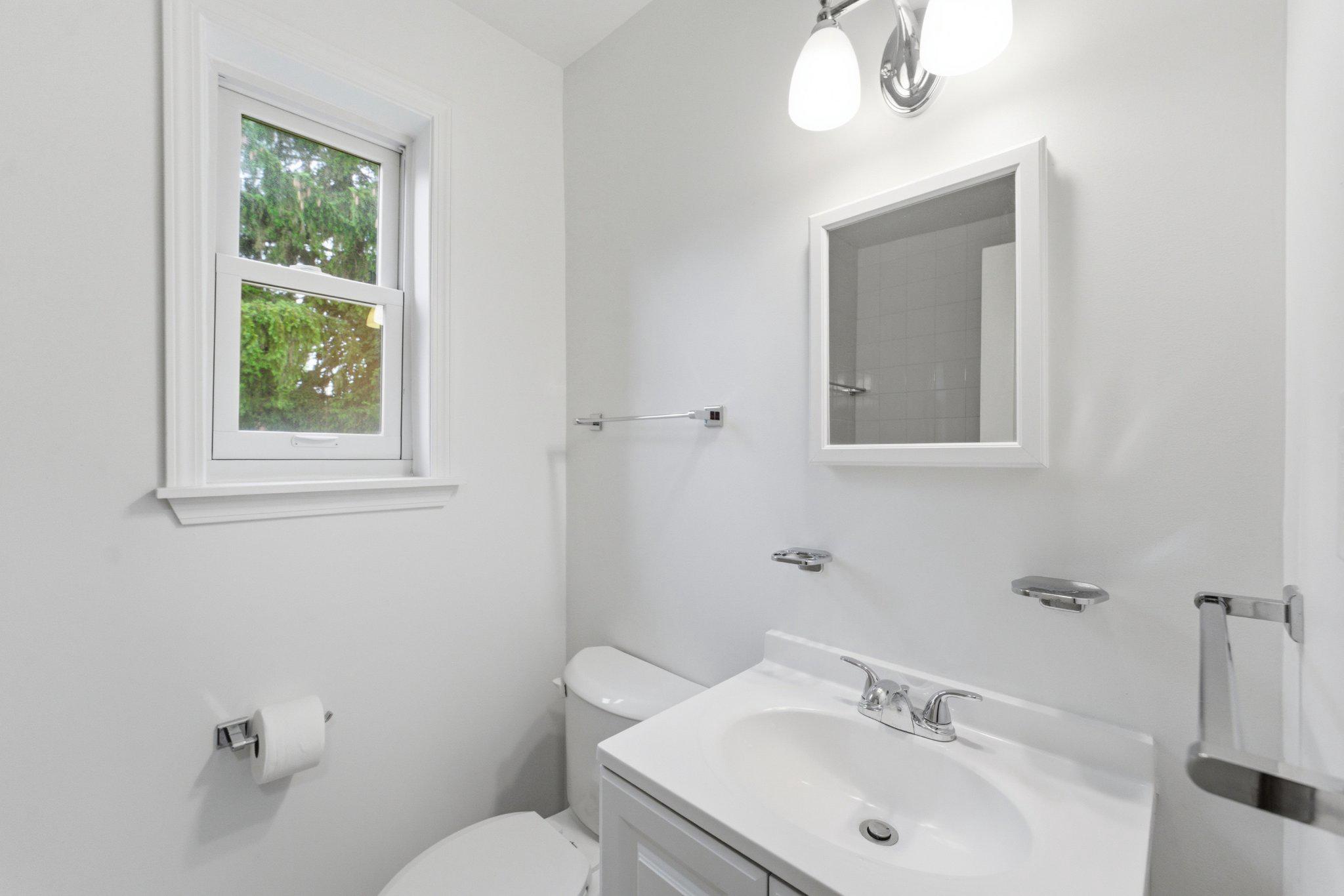 10143 Dallas Avenue Silver Spring, MD 20901 - Photo 25 of 49 Main-Level Full Bath