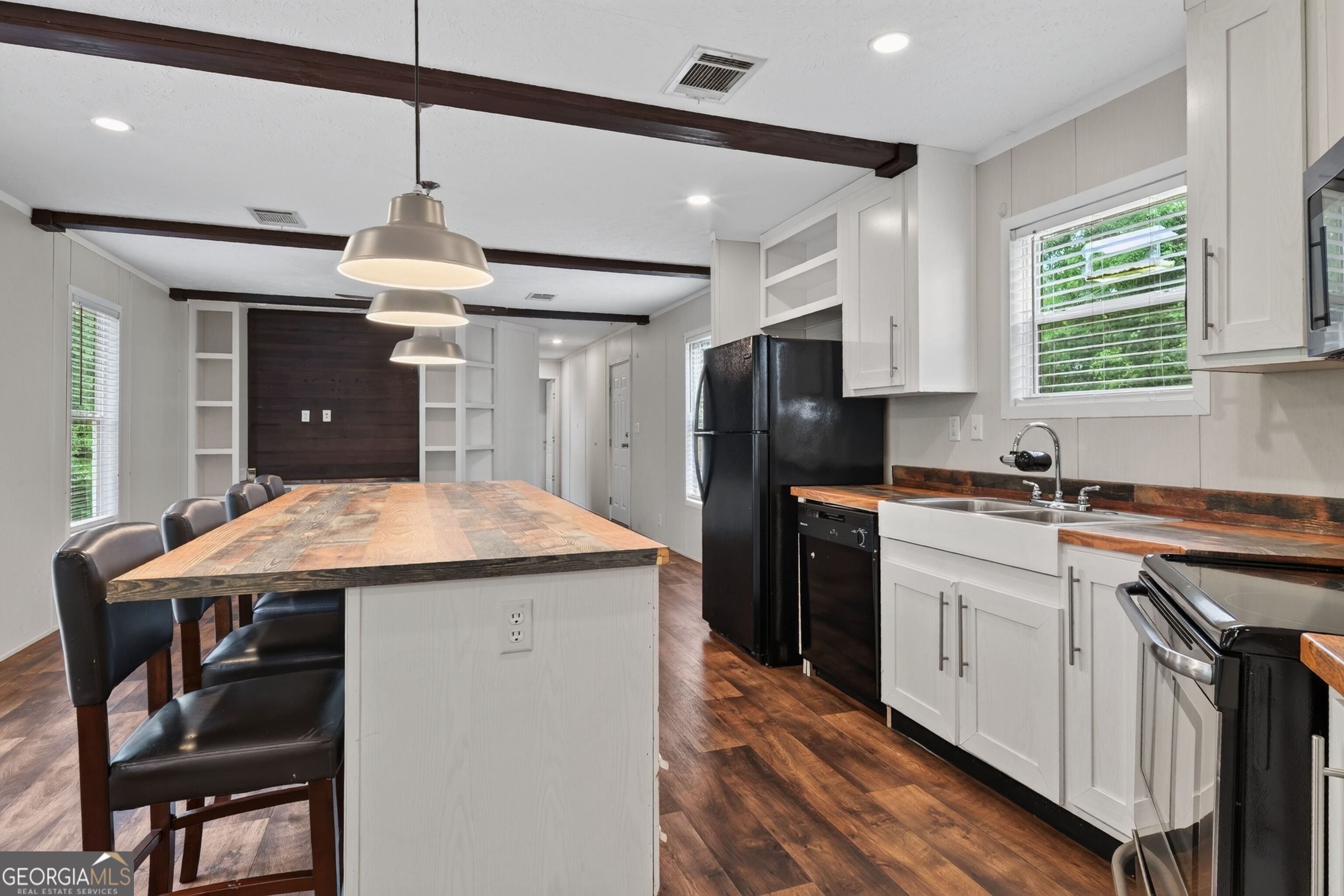 901 Joy Bluff Road Reidsville, GA 30453 - Photo 17 of 42 Matterport 3D Tour: https://my.matterport.com/show/?m=BquB9pKzPNf