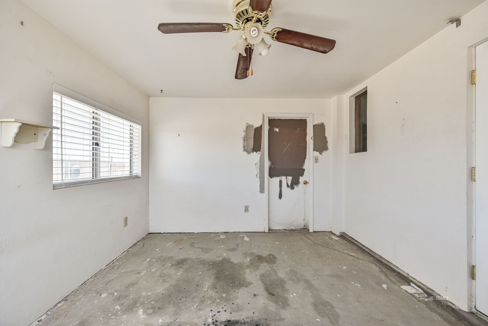 1572 North Calvert Boulevard Ridgecrest, CA 93555 - Photo 10 of 27 a view of empty room