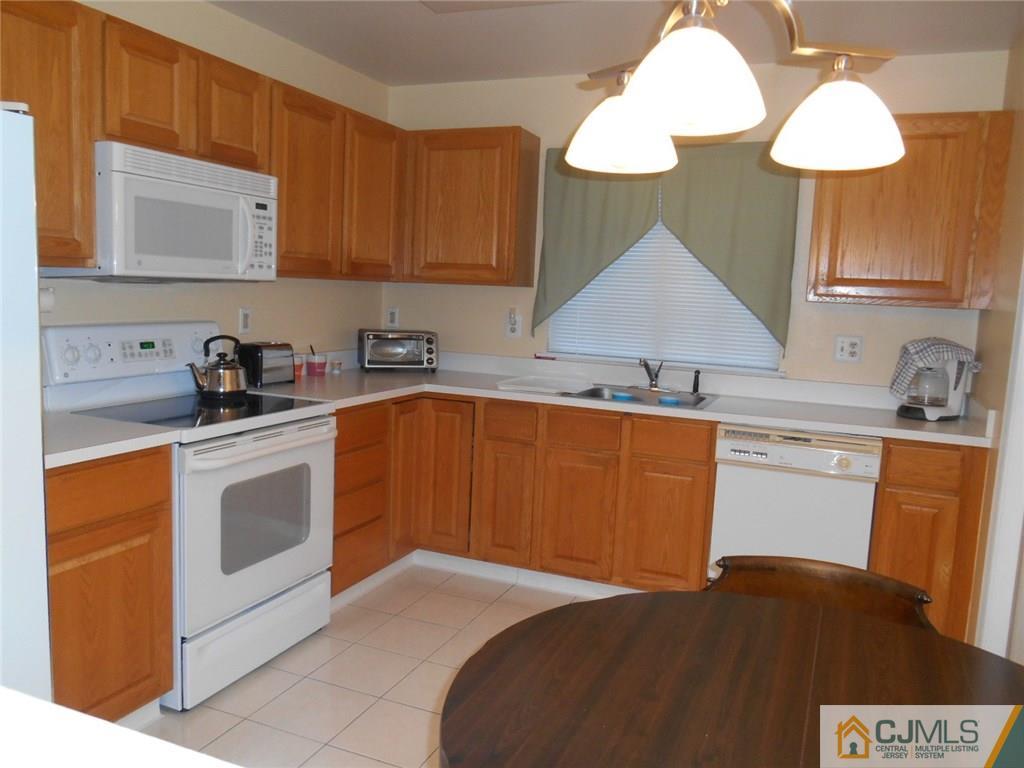 833 B Vail Road Monroe Township, NJ 08831 - Photo 2 of 12 Gallery Image 2