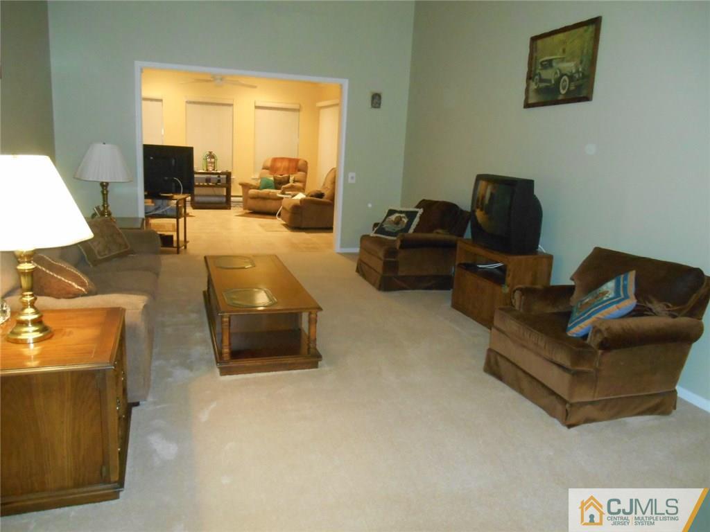 833 B Vail Road Monroe Township, NJ 08831 - Photo 4 of 12 Gallery Image 4
