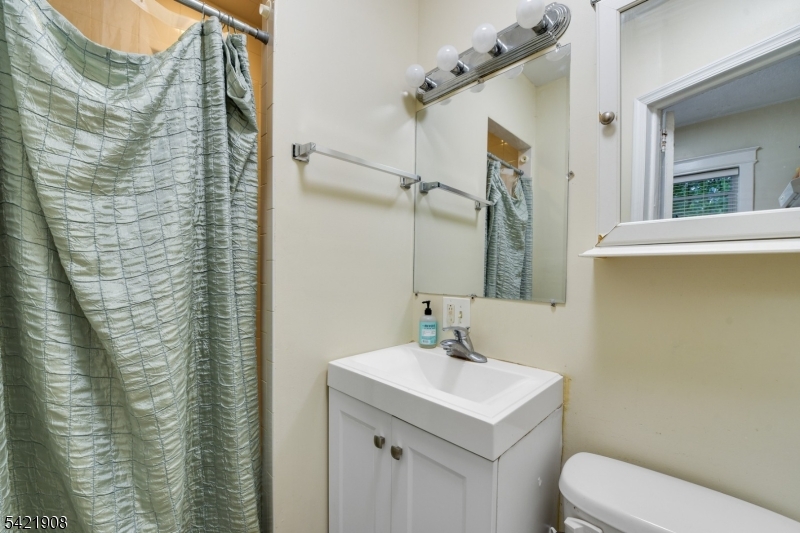 137 Valley Road Montclair, NJ 07042 - Photo 8 of 24