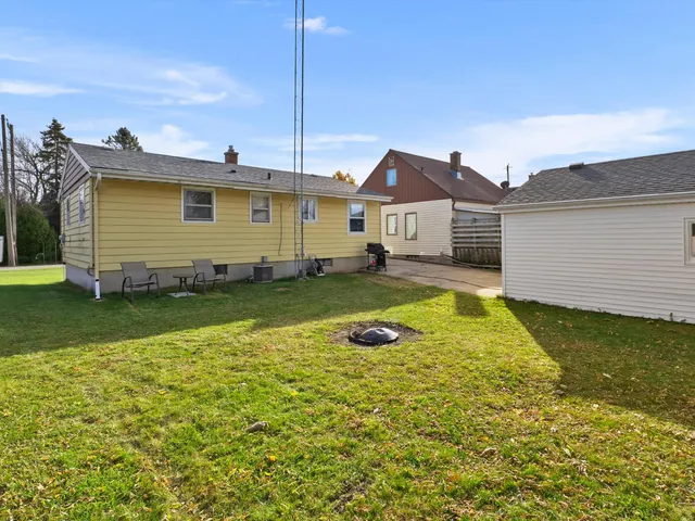 $159,900 | 2608 Jackson Street, Two Rivers, WI 54241