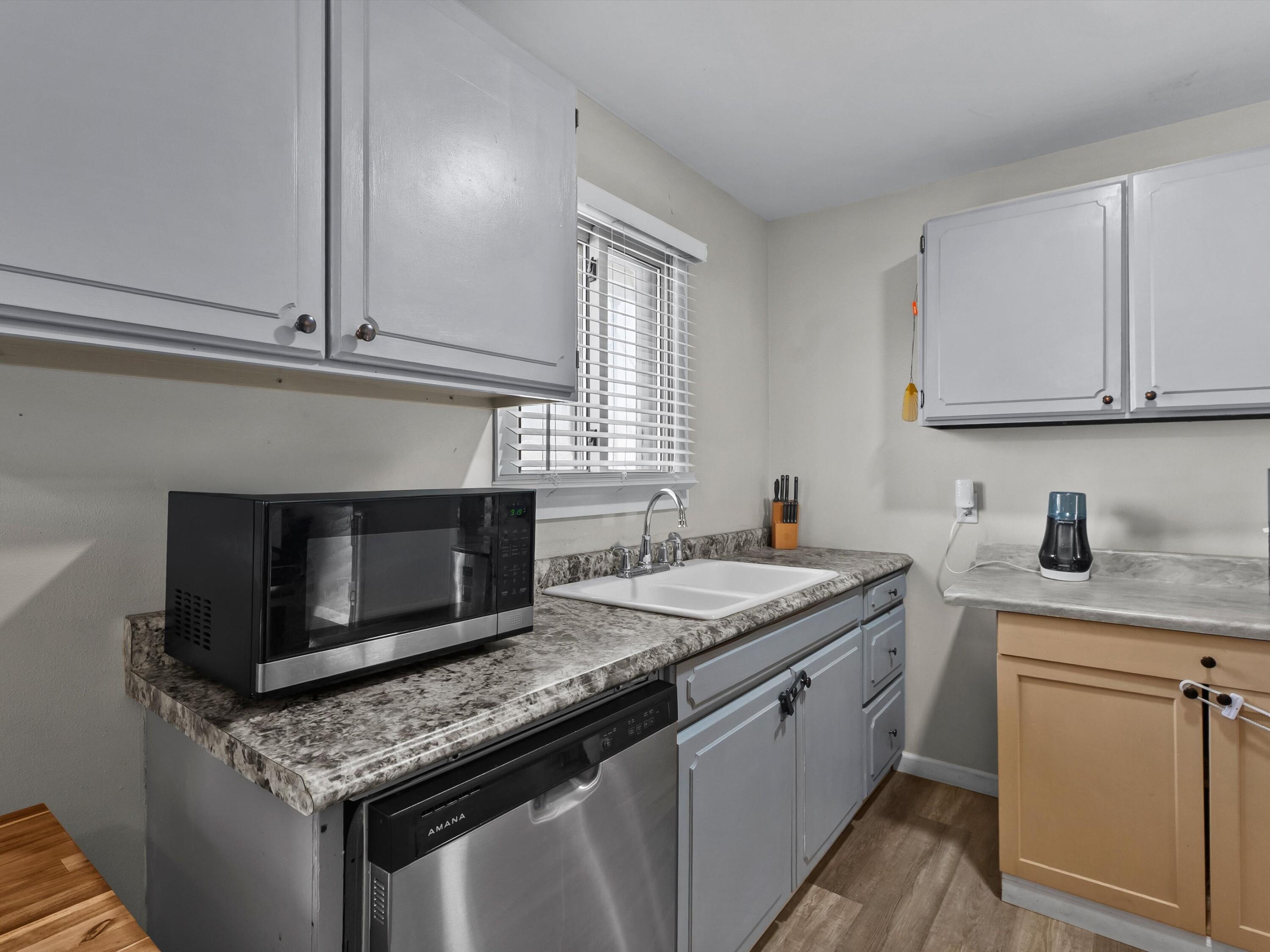 2608 Jackson Street Two Rivers, WI 54241 - Photo 7 of 21 16-016_2657086_01229