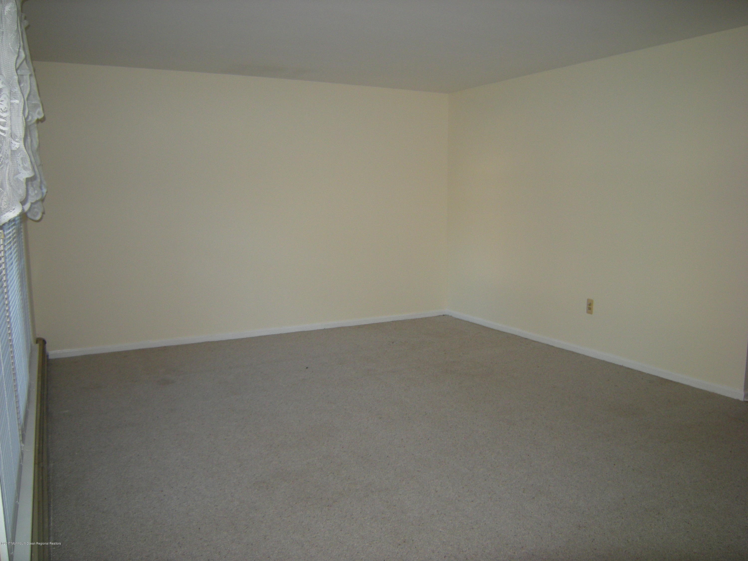 111 Riptide Avenue Manahawkin, NJ 08050 - Photo 11 of 22 DSCN3201