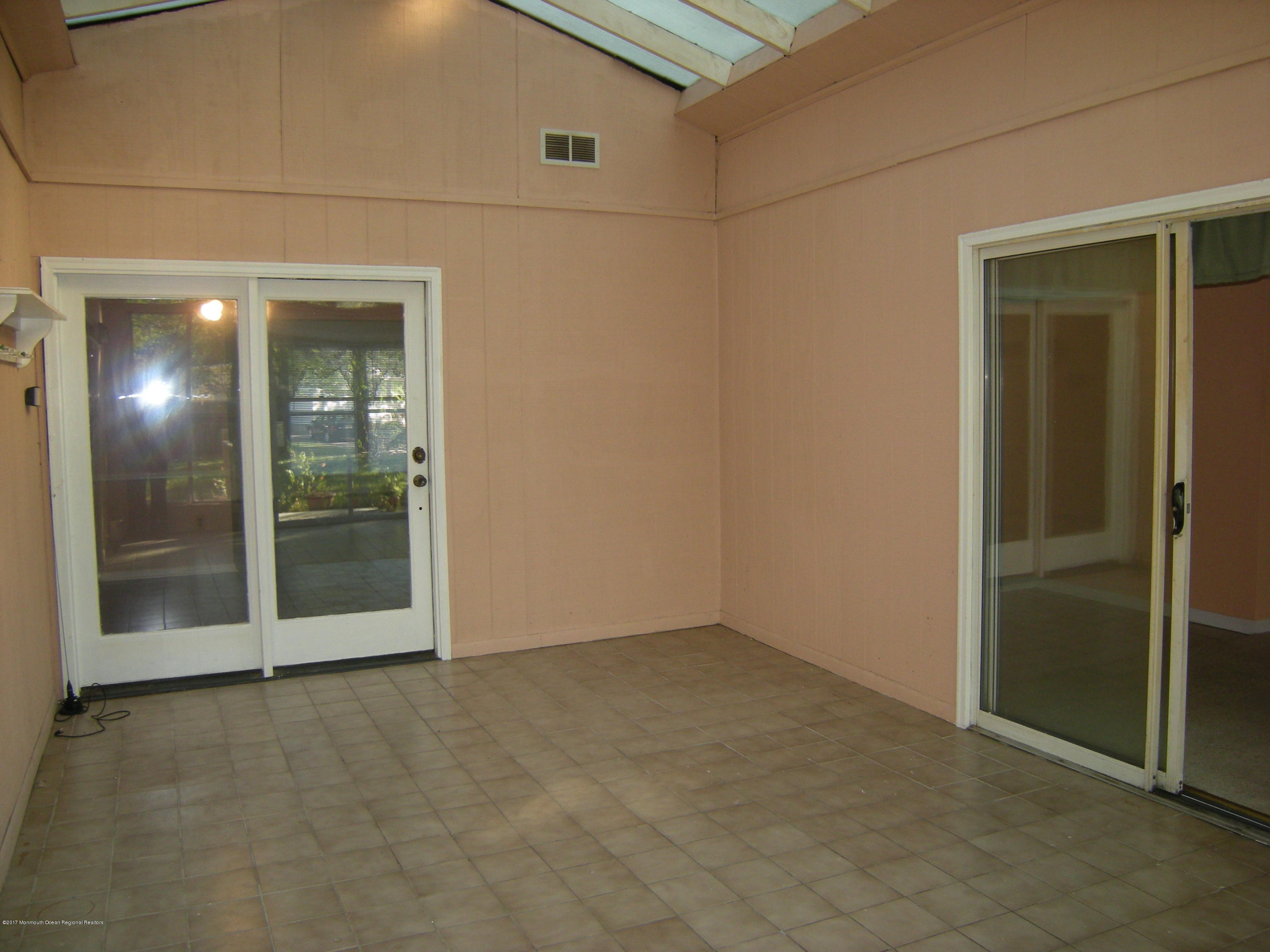 111 Riptide Avenue Manahawkin, NJ 08050 - Photo 6 of 22 DSCN3211