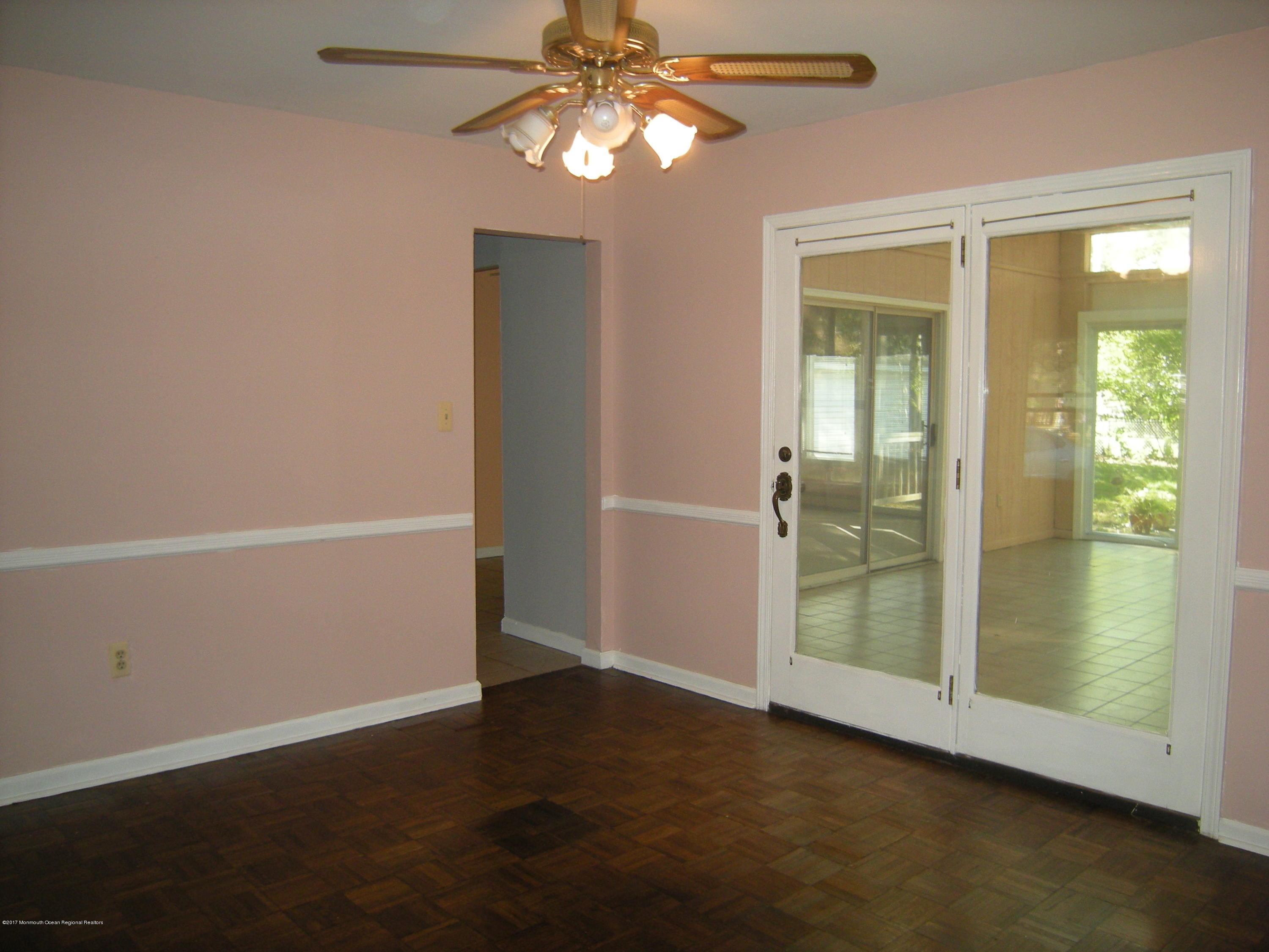 111 Riptide Avenue Manahawkin, NJ 08050 - Photo 9 of 22 DSCN3204