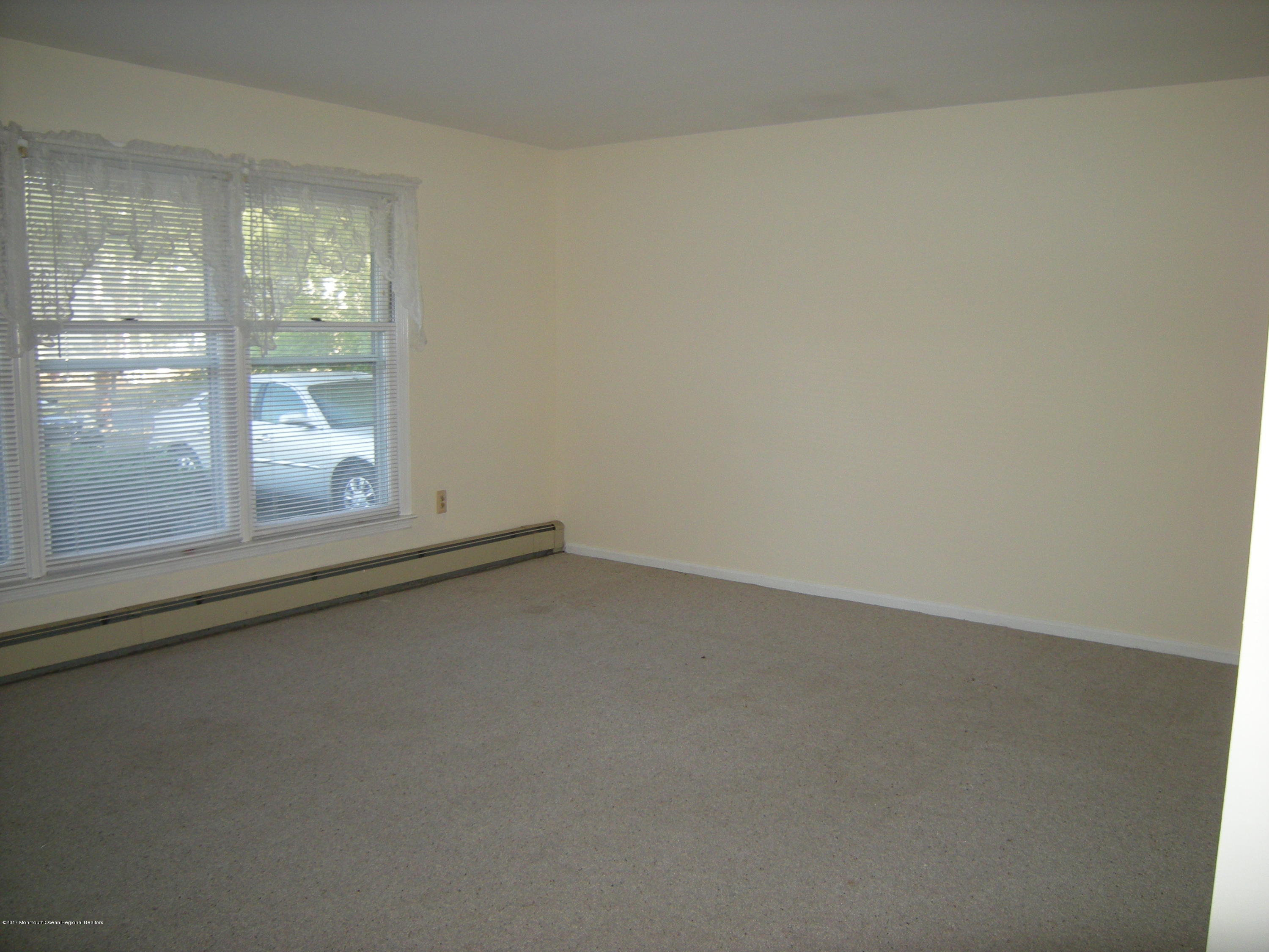 111 Riptide Avenue Manahawkin, NJ 08050 - Photo 10 of 22 DSCN3202