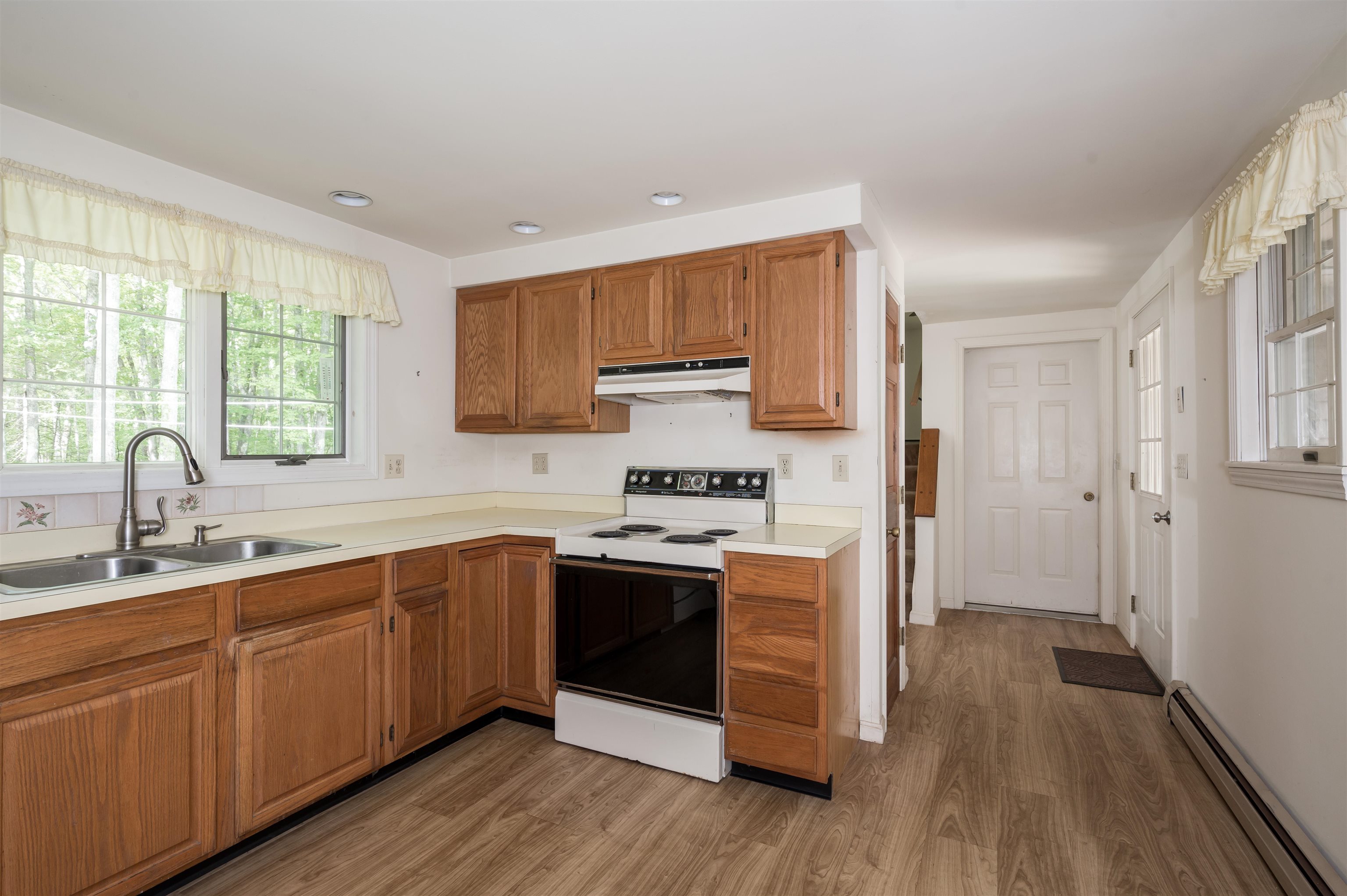 8 James Farm Road Lee, NH 03861 - Photo 3 of 32