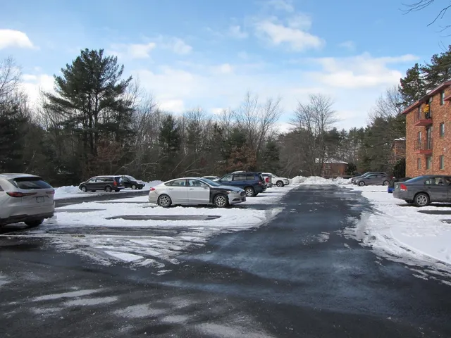 $1,400 | 1301 Bodwell Road, Unit 12, Manchester, NH 03109