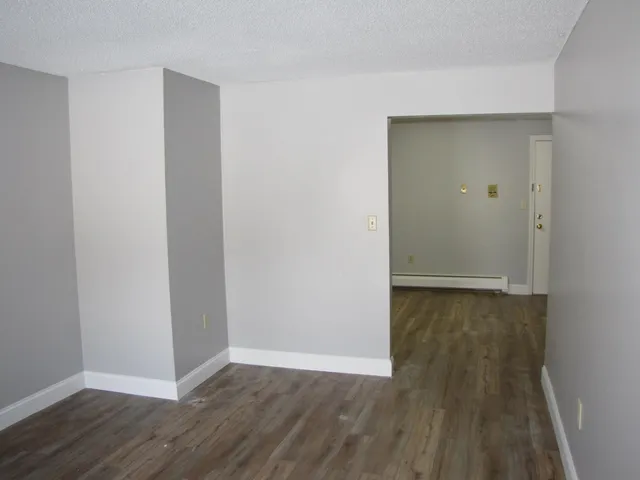 $1,400 | 1301 Bodwell Road, Unit 12, Manchester, NH 03109