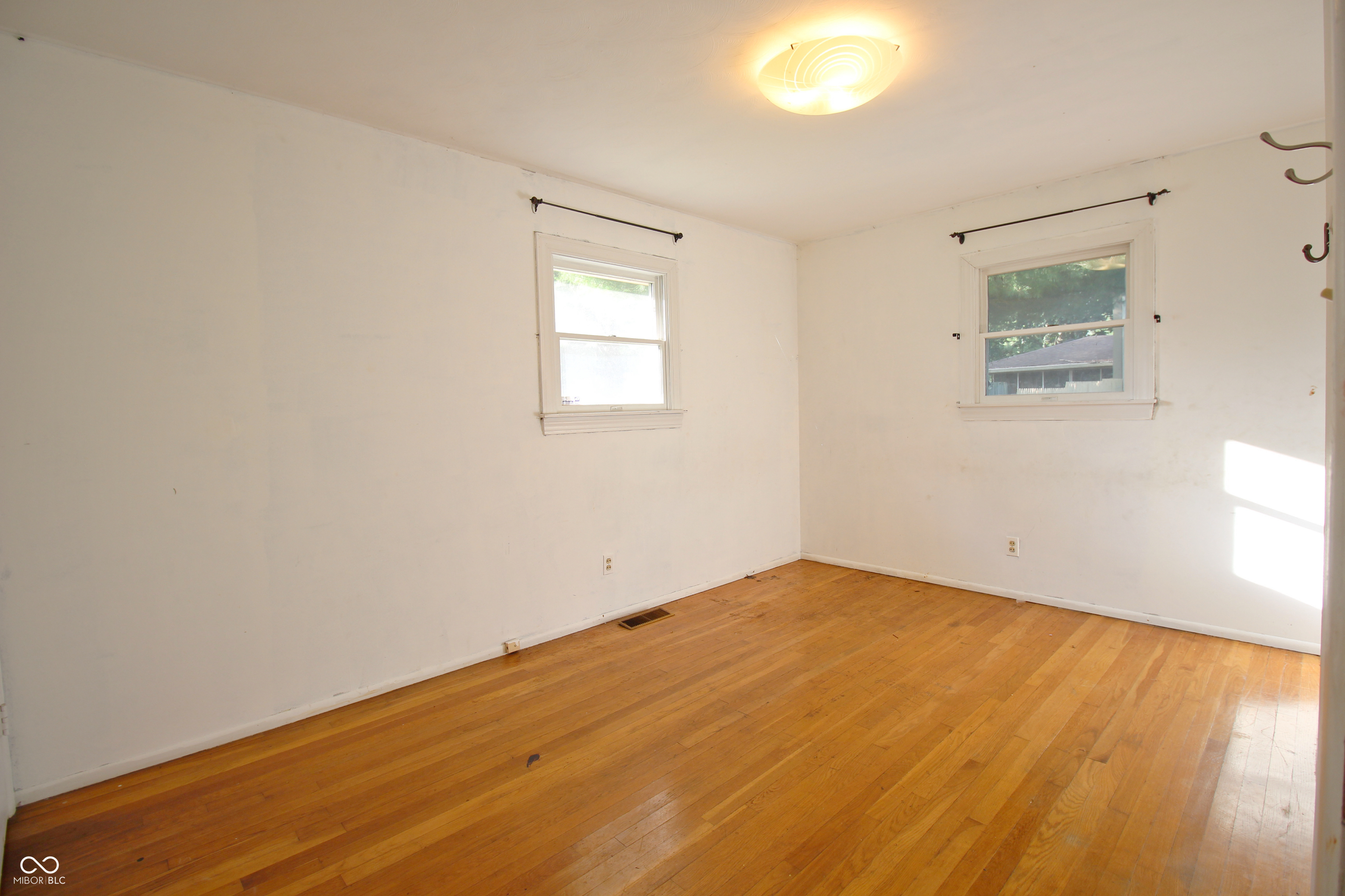 742 Coach Road Indianapolis, IN 46227 - Photo 12 of 18 Gallery Image 12