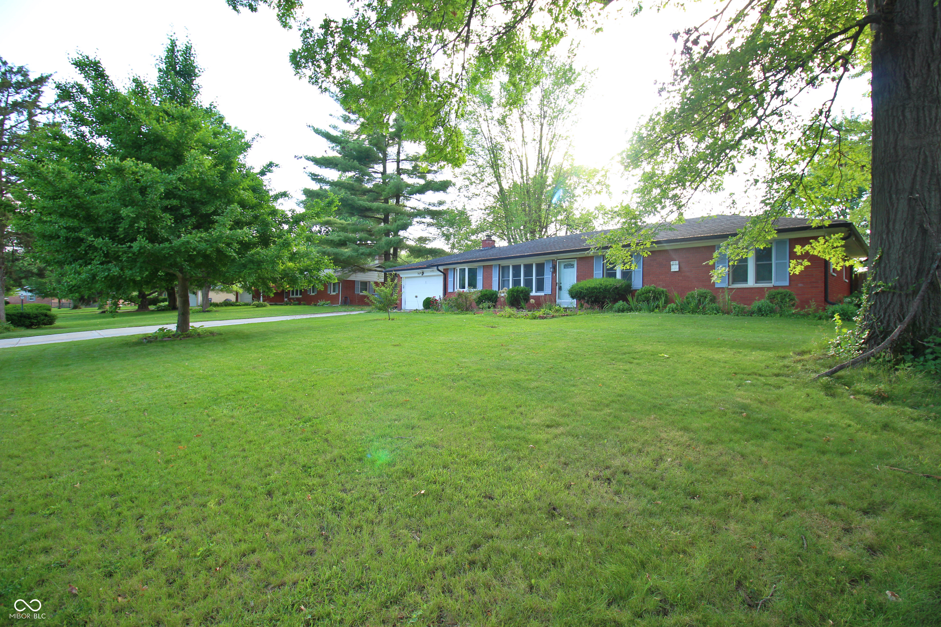 742 Coach Road Indianapolis, IN 46227 - Photo 2 of 18 Gallery Image 2