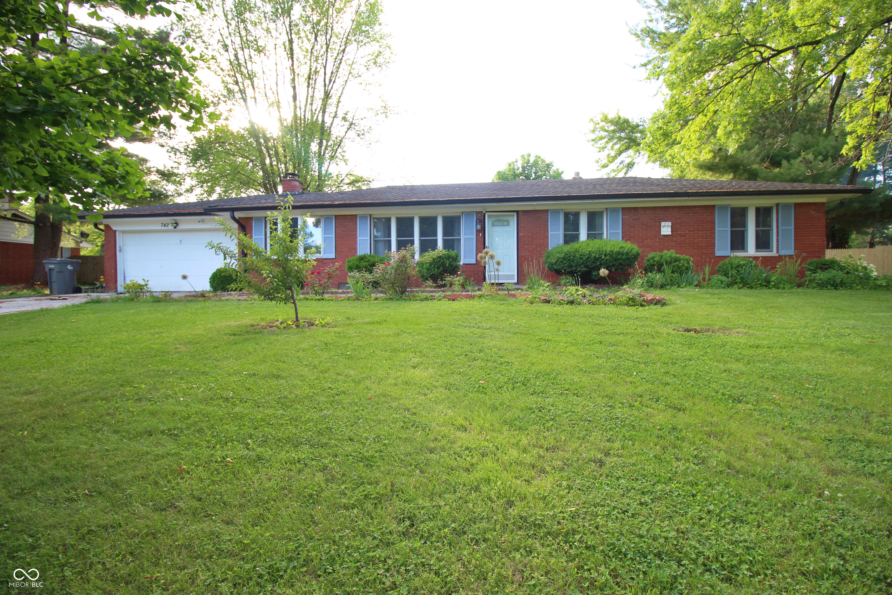 742 Coach Road Indianapolis, IN 46227 - Photo 4 of 18 Gallery Image 4
