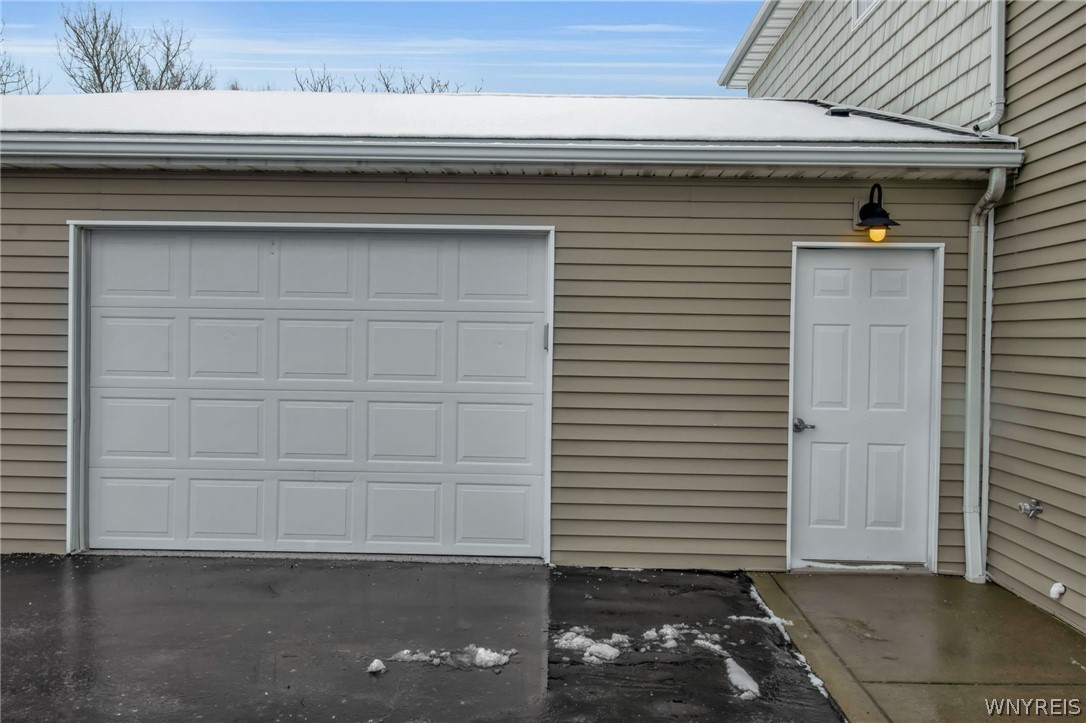 346 Potters Road, Unit I West Seneca, NY 14220 - Photo 8 of 31