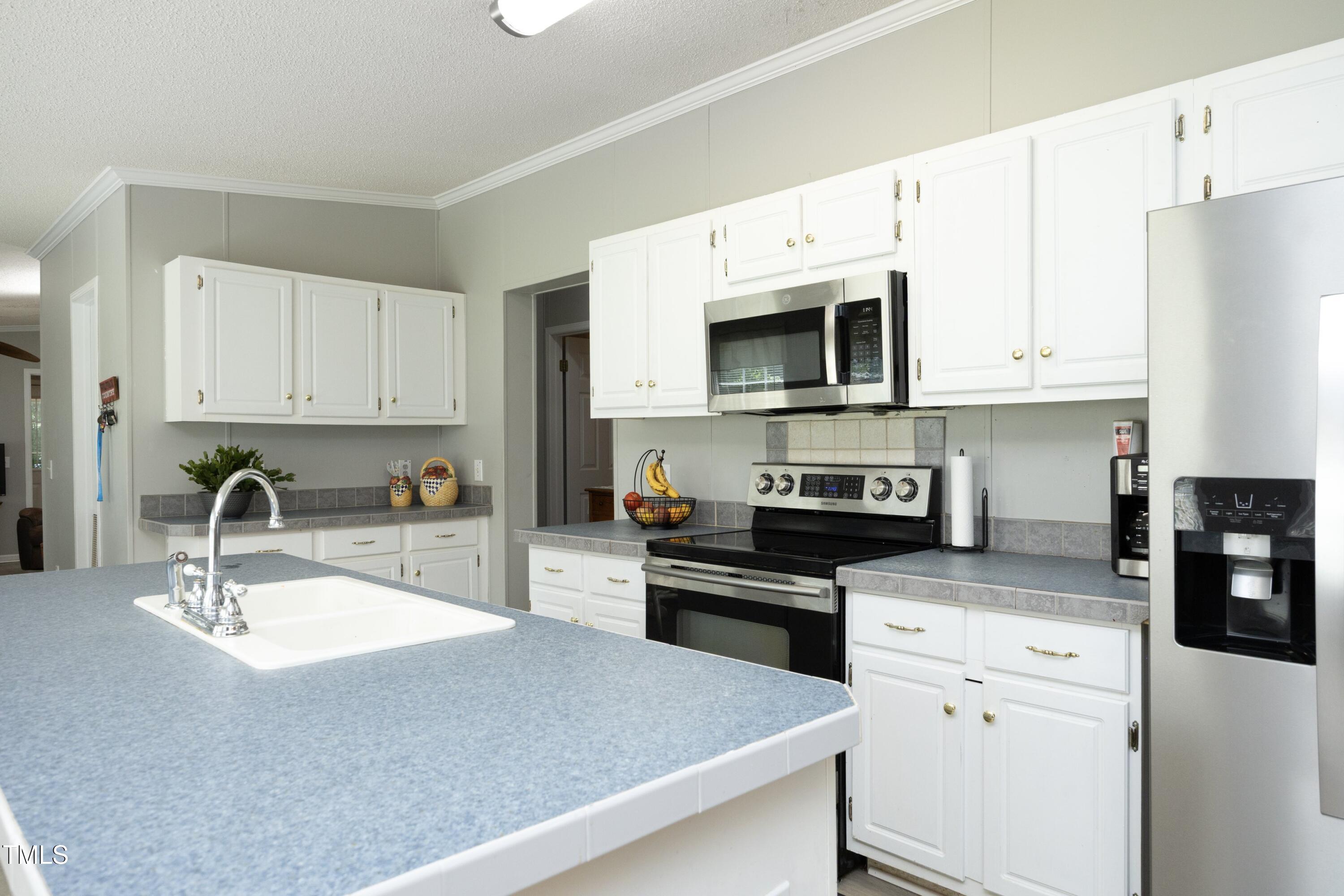 205 Raleigh Farms Road Youngsville, NC 27596 - Photo 16 of 55 13Kitchen (2)