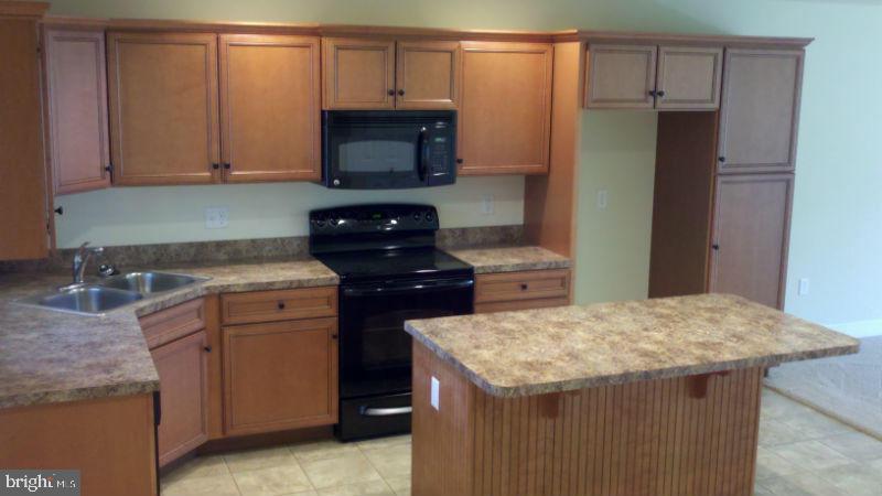 48 Harvest Road, Unit 20 Lancaster, PA 17602 - Photo 4 of 9 Gallery Image 4