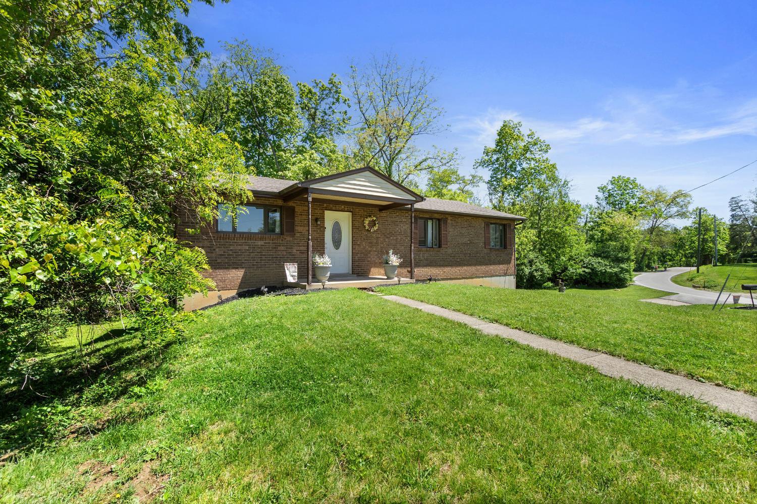 9406 Swigert Road Loveland, OH 45140 - Photo 3 of 31 Gallery Image 3