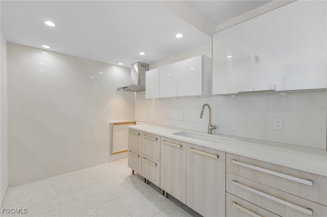 780 10th Avenue South, Unit 4 Naples, FL 34102 - Photo 3 of 32
