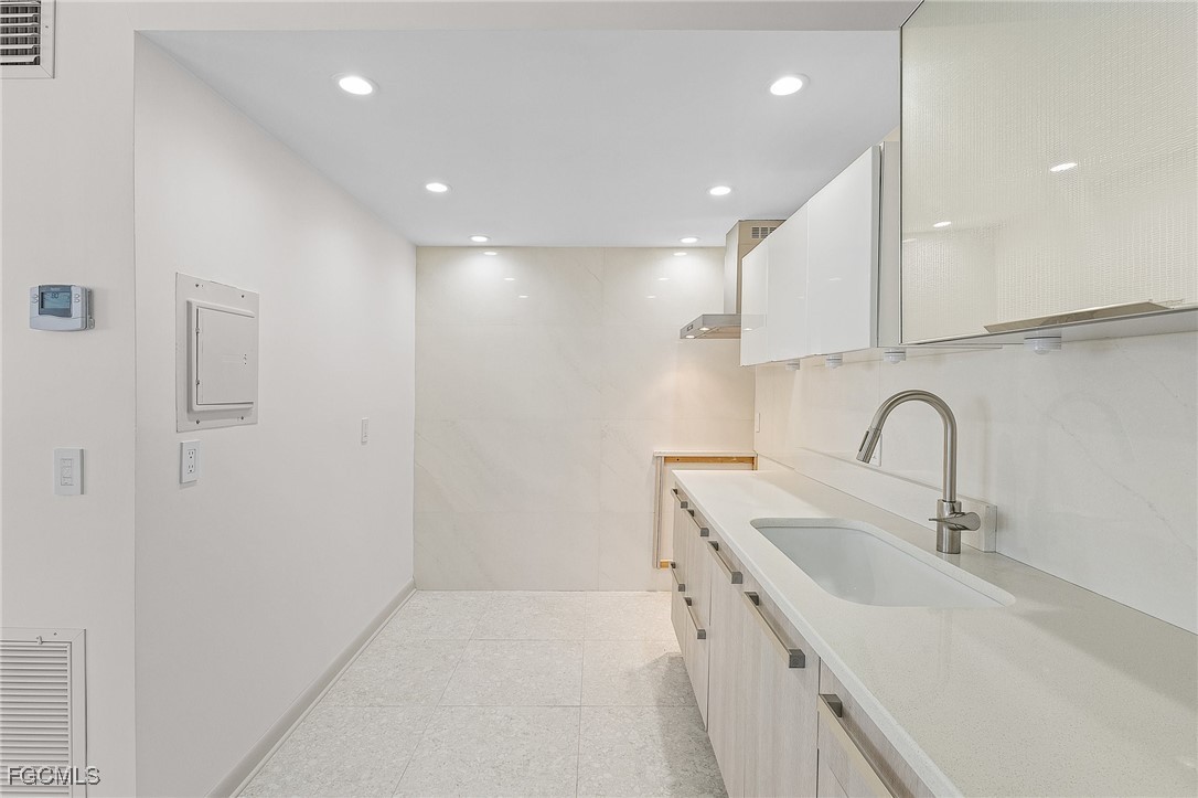 780 10th Avenue South, Unit 4 Naples, FL 34102 - Photo 4 of 32
