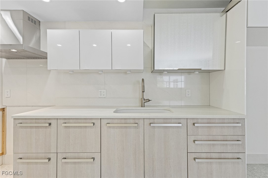 780 10th Avenue South, Unit 4 Naples, FL 34102 - Photo 5 of 32