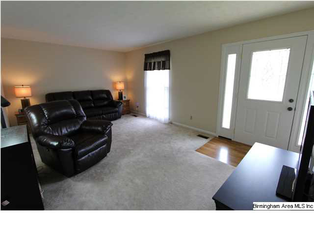 115 Carriage Road Anniston, AL 36206 - Photo 2 of 30