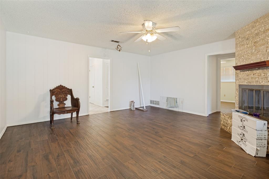 1121 Billie Ruth Lane Hurst, TX 76053 - Photo 3 of 25