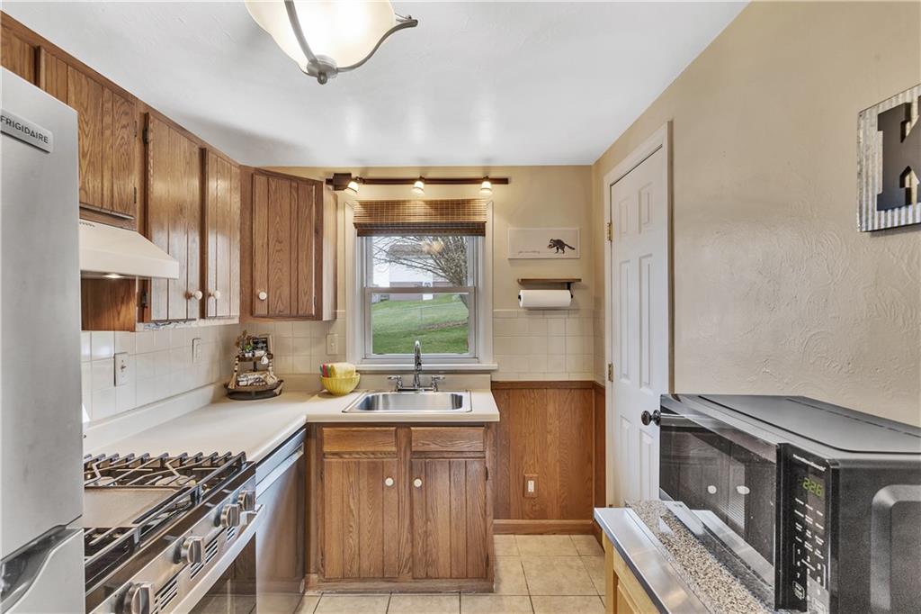 11414 Joseph Street Irwin, PA 15642 - Photo 14 of 39